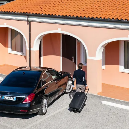 Autohotel Venezia 3*