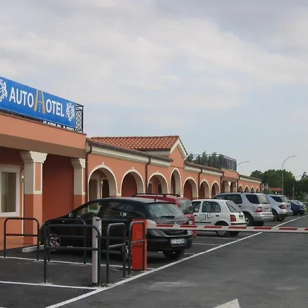Autohotel Venezia Hotel 3*