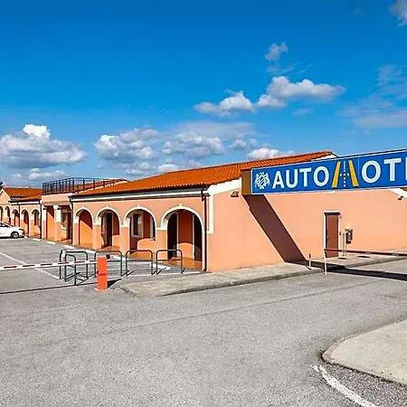 Autohotel Venezia فندق
